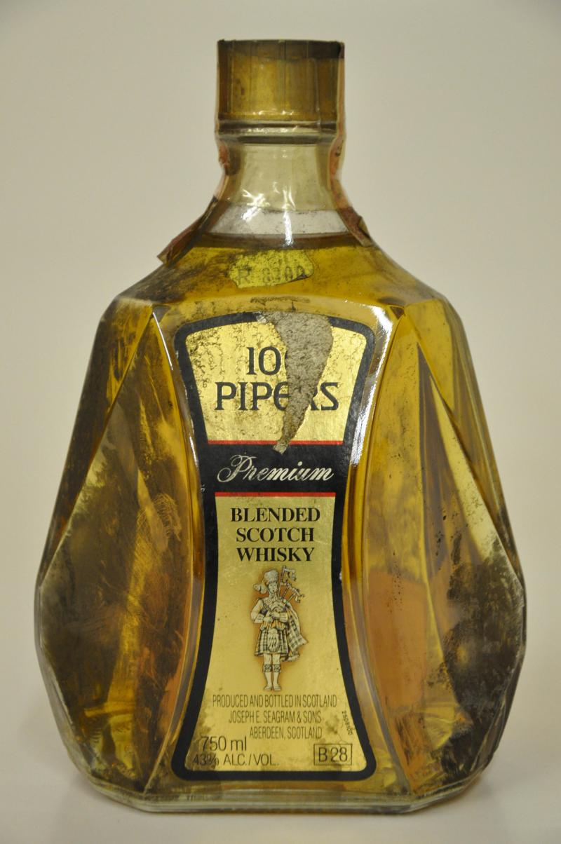 100 Pipers Premium (South African B28)