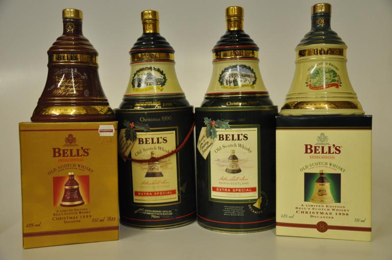 4  Wade Christmas Bells Whisky Decanters
